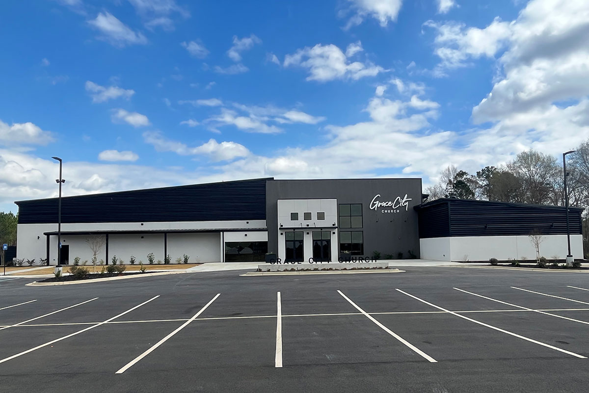 Grace City Church has 20,000 square feet and is a stunning combination of a Kynar roof and PBR Signature walls is accented by multiple overhangs.