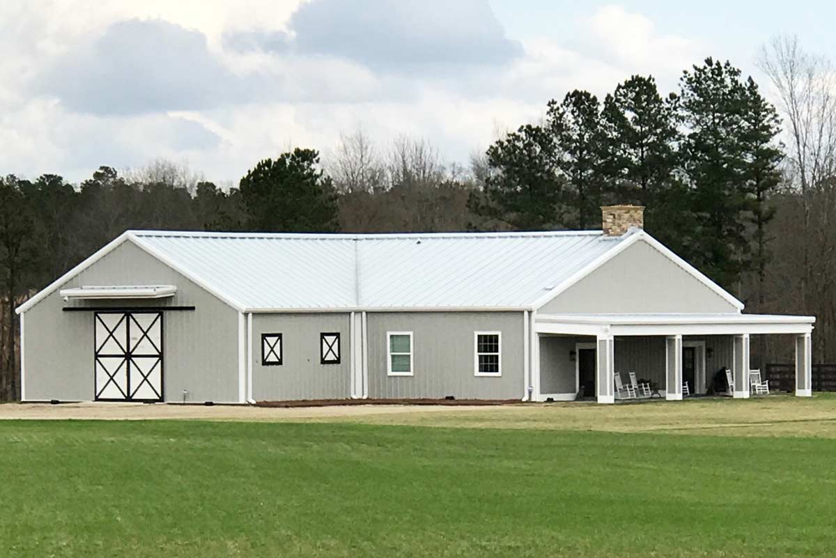 Coushatta-Lodge-Horse-Barn-1200